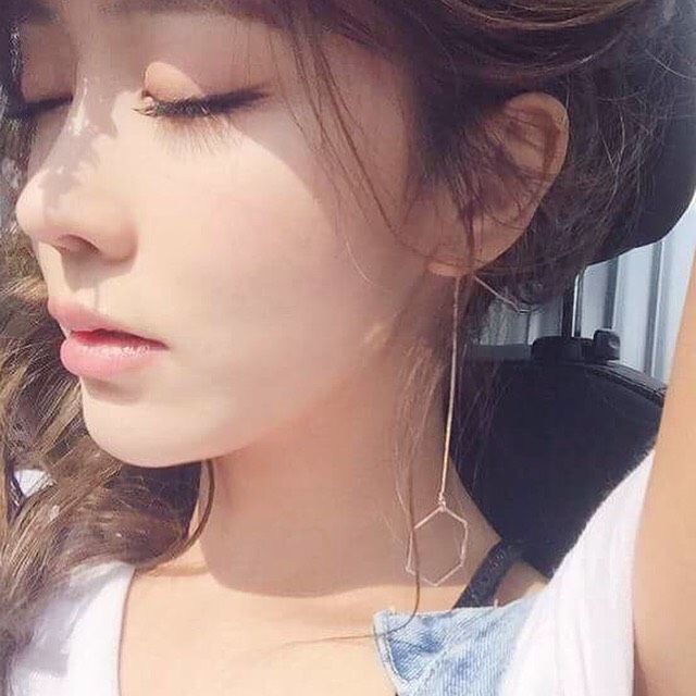 Bestei - Tuyet chieu chon phu kien cho co nang co guong mạt "hơi to to"