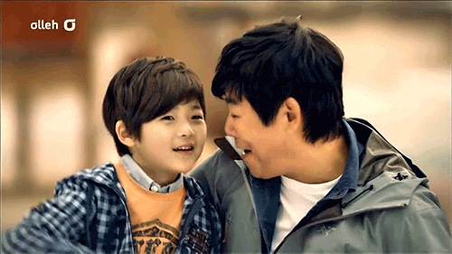 "bestie su truong thanh cua dan nhoc ti dad! where are we going? ban han mua dau tien"