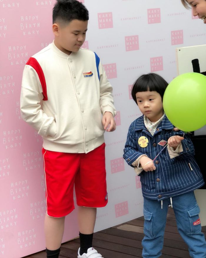 "bestie su truong thanh cua dan nhoc ti dad! where are we going? ban han mua dau tien"