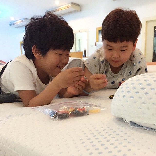 "bestie su truong thanh cua dan nhoc ti dad! where are we going? ban han mua dau tien"