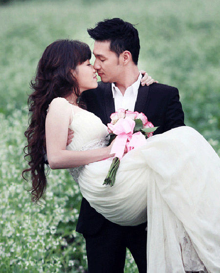 Những cặp đôi sao Việt đập tan định kiến tình đầu không nát thì tan