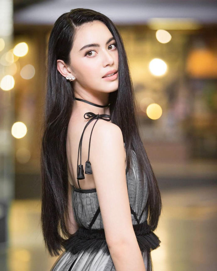 Gu thời trang của Mai Davika trong MV “Chạy ngay đi”