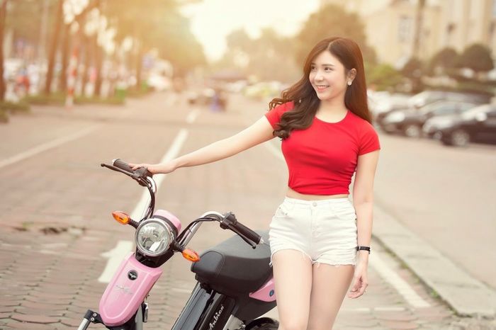 bestie hot girl nổi lên từ nhóm hài trên YouTube