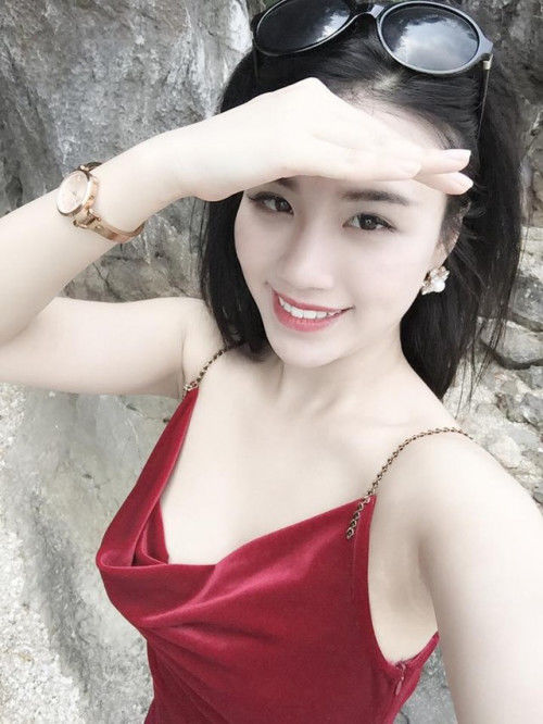 bestie hot girl nổi lên từ nhóm hài trên YouTube