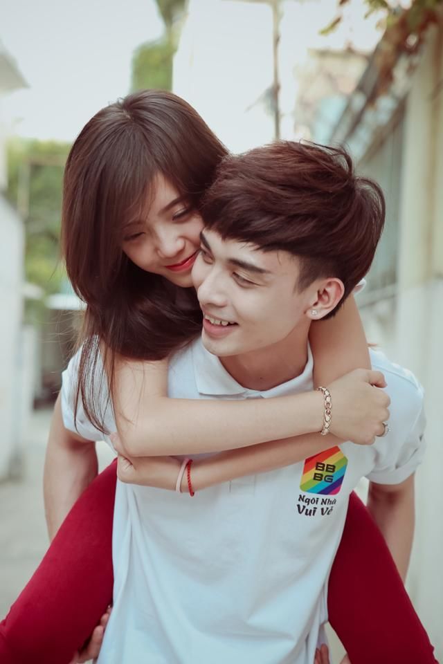 bestie hot girl nổi lên từ nhóm hài trên YouTube