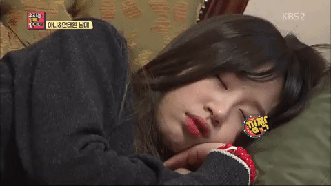 "bestie nhung pha ngu gat cua idol Kpop"