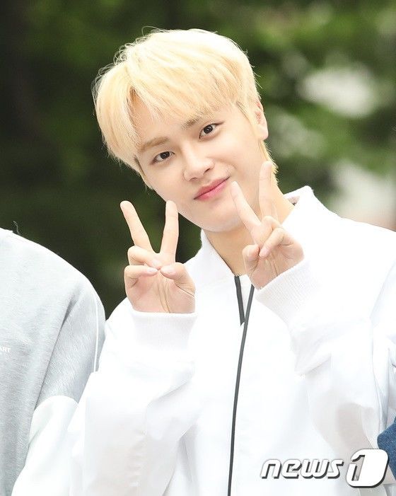 Màn đọ sắc của dàn sao Kpop