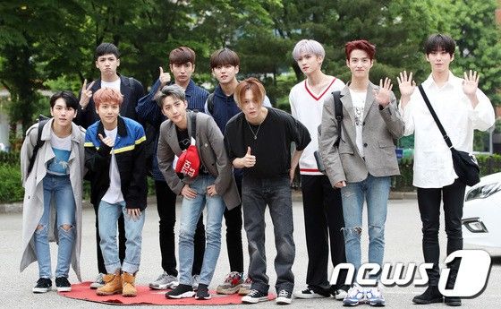 Màn đọ sắc của dàn sao Kpop