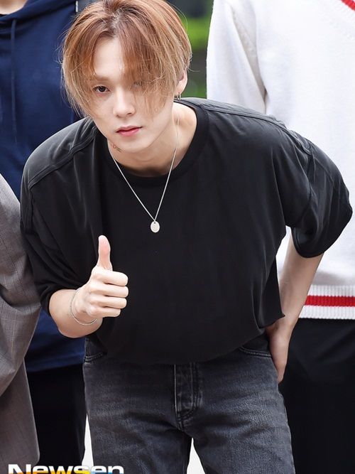 Màn đọ sắc của dàn sao Kpop