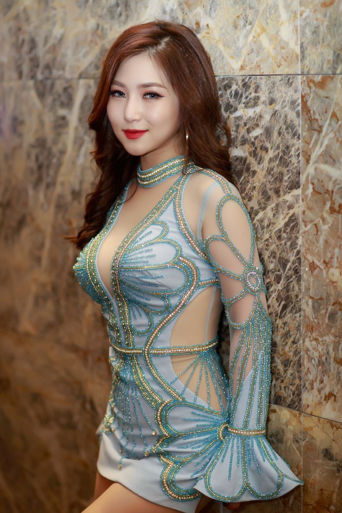 Sao Việt đẹp lên theo thời gian: Là nhờ lột xác hay nhờ dao kéo?