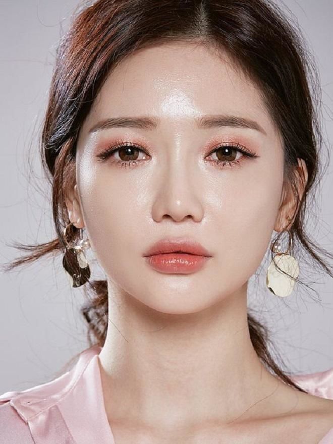 bestie bi quyet make up cho mat 1 mi 19