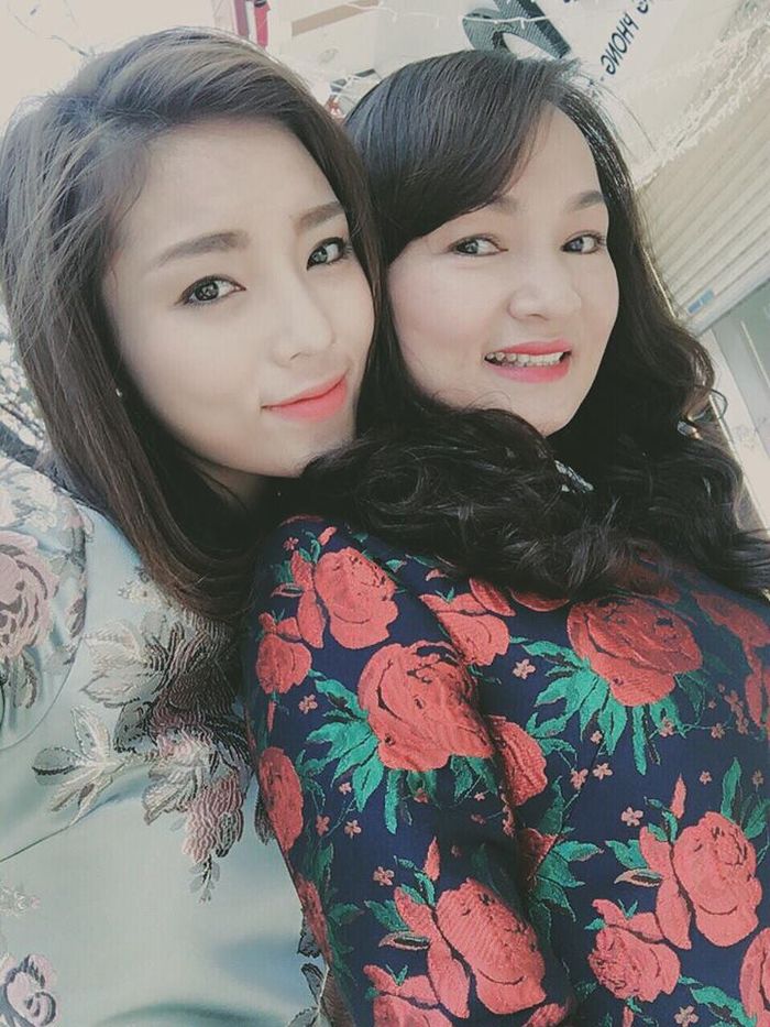 Bestie - Nhung ba me Viet luon la hau phuong vung chac cho con giua tam bao scandal