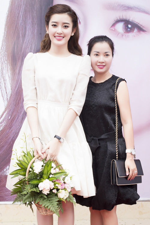 Bestie - Nhung ba me Viet luon la hau phuong vung chac cho con giua tam bao scandal