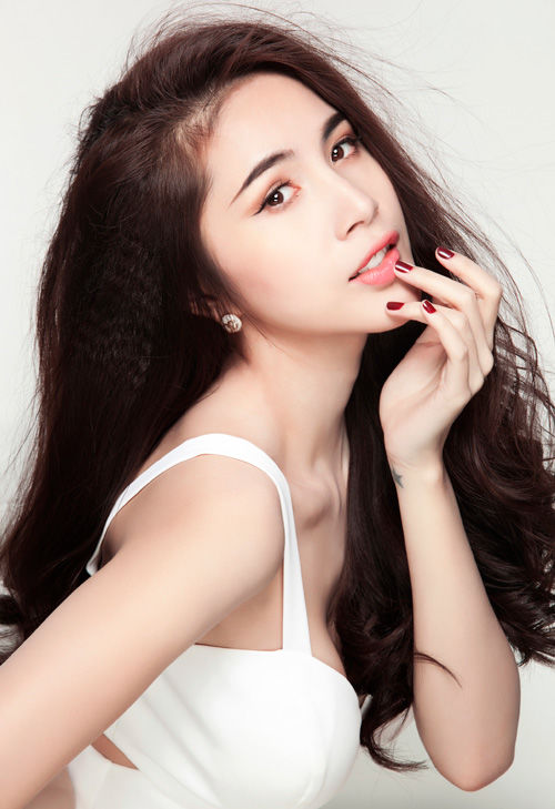 Những bộ phận biến dạng khủng khiếp của sao Việt ngày ấy giờ ra sao?