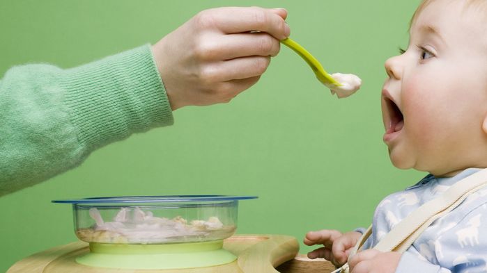 Những cách chăm sóc trẻ sai lầm khiến con bớt thông minh