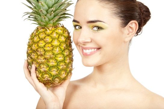 Những cách làm đẹp từ đầu đến chân với quả dứa