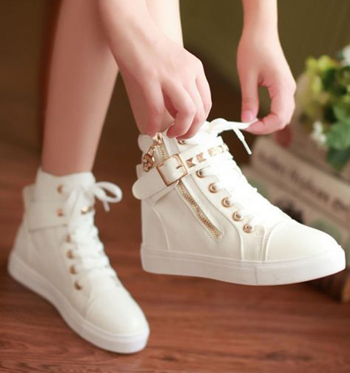 Những công dụng tuyệt vời từ một giọt dầu gió không phải ai cũng biết
