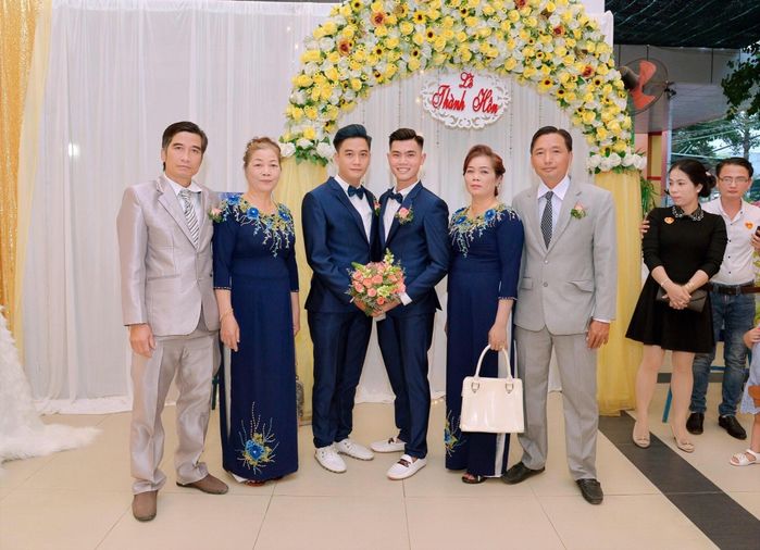 bestie nhung dam cuoi dong tinh gay sot cong dong mang