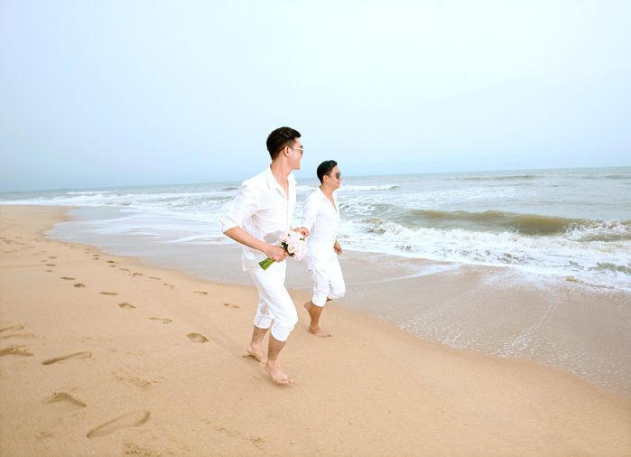 bestie nhung dam cuoi dong tinh gay sot cong dong mang
