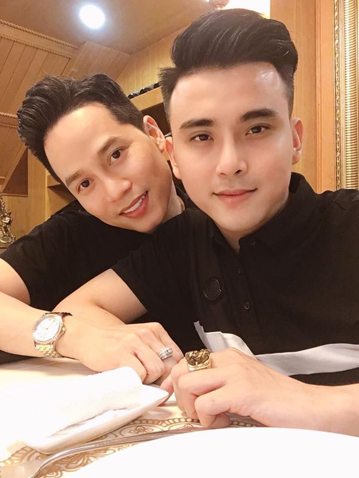bestie nhung dam cuoi dong tinh gay sot cong dong mang