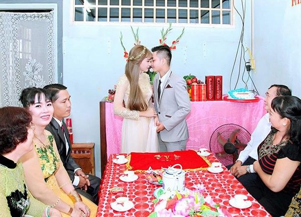 bestie nhung dam cuoi dong tinh gay sot cong dong mang