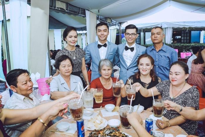 bestie nhung dam cuoi dong tinh gay sot cong dong mang