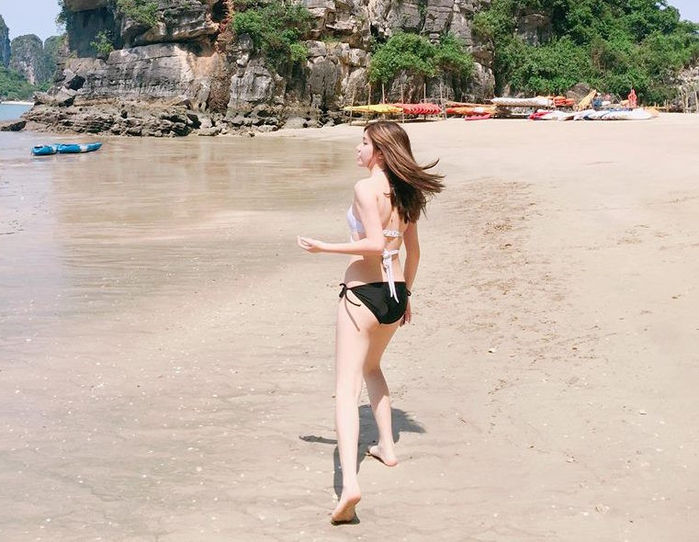Những hot girl Việt khoe eo thon mông nở với các kiểu bikini cực hot