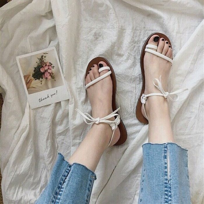 Bestie - Nhung kieu sandals vua hop mot laại vua thoang chan giup ban thoai mai dien he