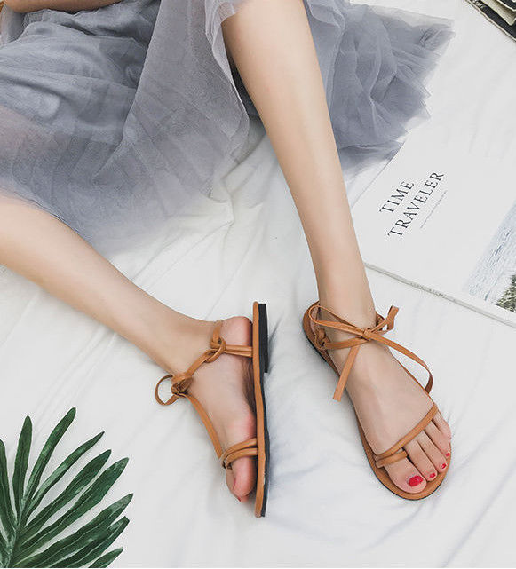Bestie - Nhung kieu sandals vua hop mot laại vua thoang chan giup ban thoai mai dien he