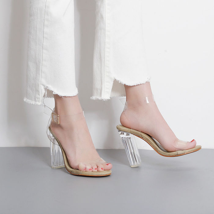 Bestie - Nhung kieu sandals vua hop mot laại vua thoang chan giup ban thoai mai dien he