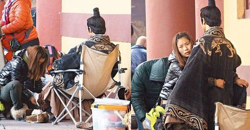 Những lần sao Hoa ngữ bị chỉ trích vì để trợ lý phải hầu hạ
