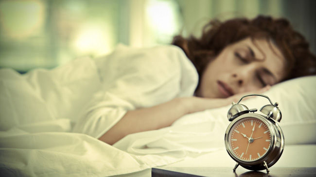 Những thói quen trước khi ngủ khiến bạn dễ tăng cân không kiểm soát