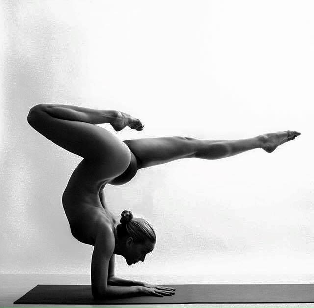 bestie Những tư thế yoga tuyệt đẹp khiến bạn muốn đi tập ngay