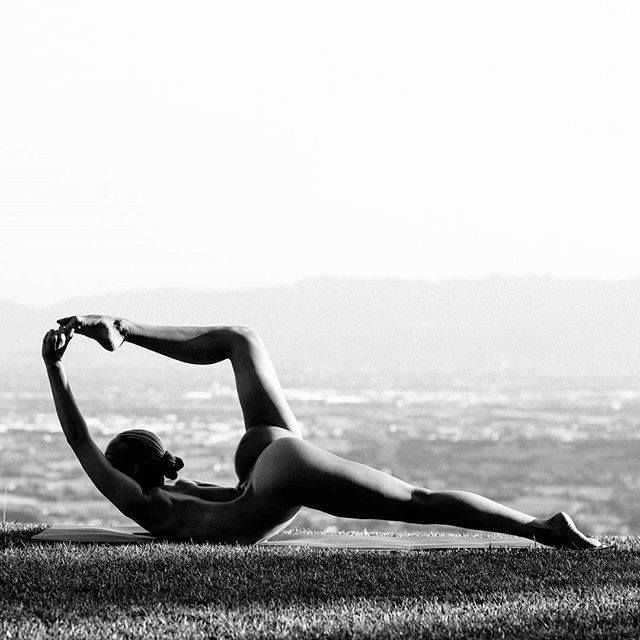 bestie Những tư thế yoga tuyệt đẹp khiến bạn muốn đi tập ngay