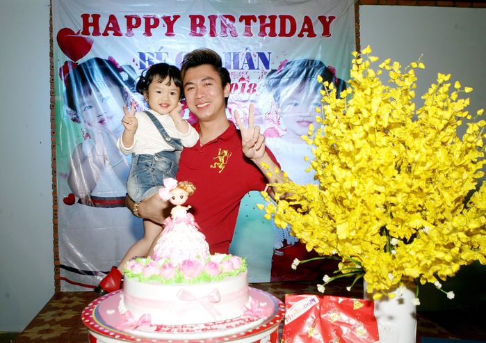 Sao Việt và những lần bất ngờ công khai con ruột