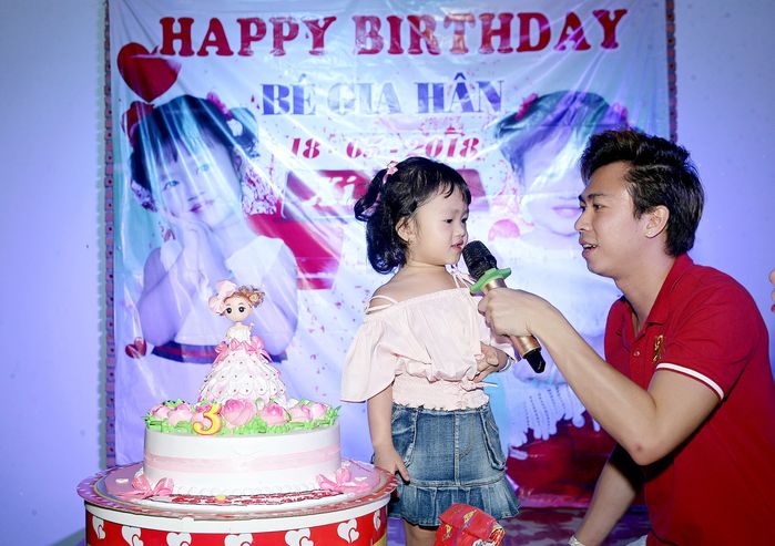 Sao Việt và những lần bất ngờ công khai con ruột
