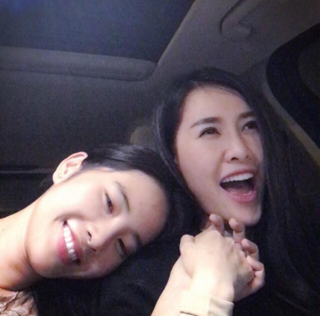 Thái độ của hội người yêu cũ showbiz Việt khi chạm mặt nhau