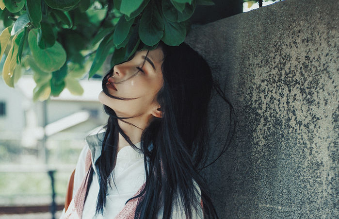 Tình cảm bi ai nhất ở chỗ: xa cách sinh bất lực, bất lực rồi buông tay