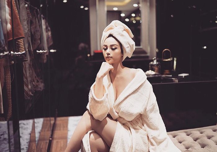 Vòng 1 quyến rũ của các bà mẹ trong showbiz Việt