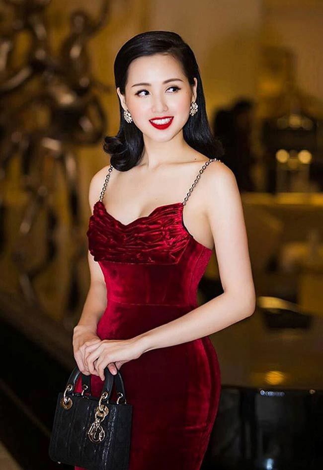 Vòng 1 quyến rũ của các bà mẹ trong showbiz Việt