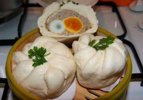Những quán ăn bình dân cứ “đến là gặp thần tượng” nổi tiếng ở Sài Gòn
