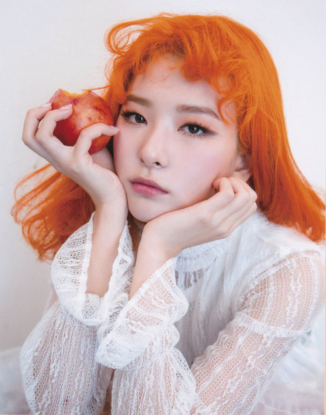 Những sao Kpop sở hữu mái tóc xoăn bà thím xinh nhất