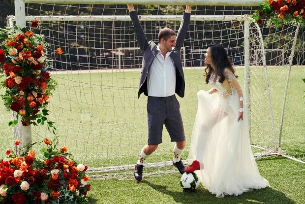 Ảnh cưới mùa World Cup của nàng dâu Việt và chú rể Pháp mê bóng đá