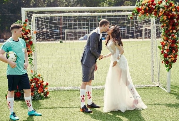 Ảnh cưới mùa World Cup của nàng dâu Việt và chú rể Pháp mê bóng đá