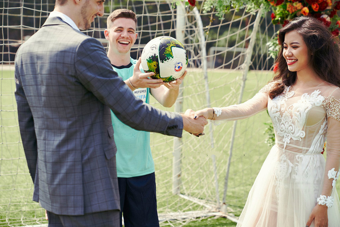 Ảnh cưới mùa World Cup của nàng dâu Việt và chú rể Pháp mê bóng đá