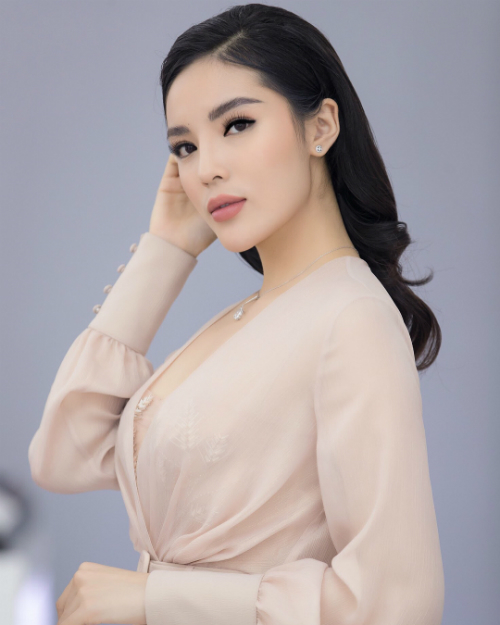 Ảnh hot sao Việt: Erik son phấn như con gái