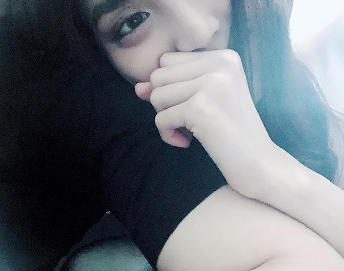 Ảnh hot sao Việt: Kim Lý selfie bên bà 100 tuổi, Phan Hiển khoe con