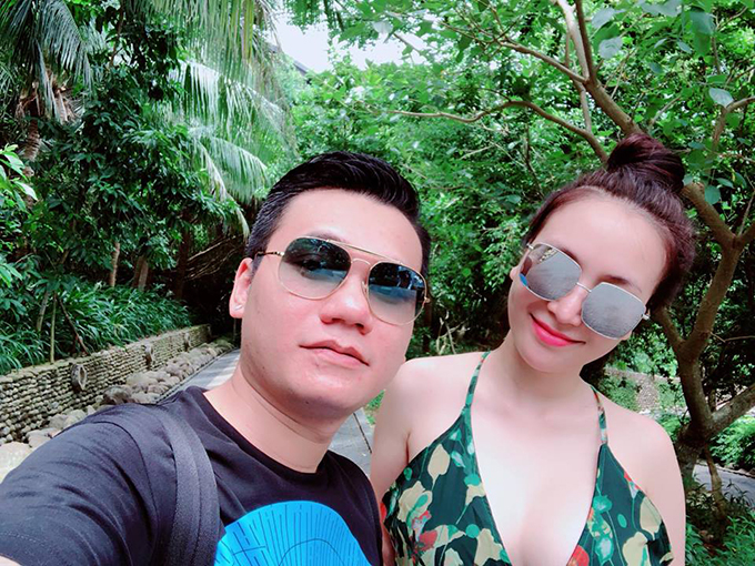 Ảnh hot sao Việt: Kim Lý selfie bên bà 100 tuổi, Phan Hiển khoe con