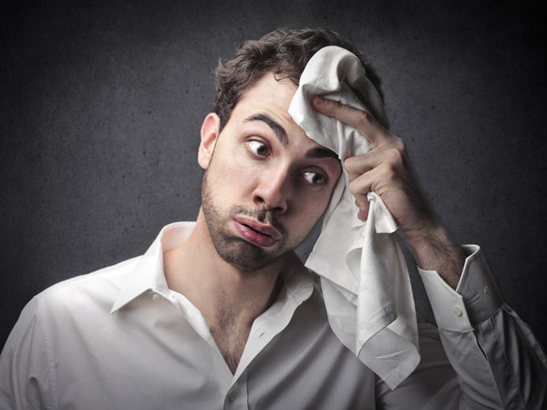 Bắt thóp những biểu hiện mà chàng đang cố tình lừa dối bạn