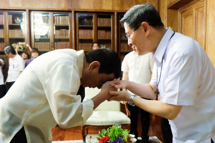 Các hình thức chào hỏi độc đáo trong văn hóa giao tiếp